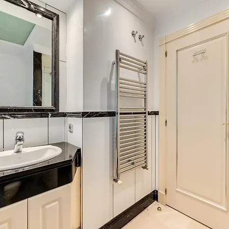 Beachside With Heated Pool Marbella
