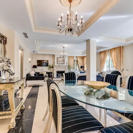 Beachside With Heated Pool * Marbella