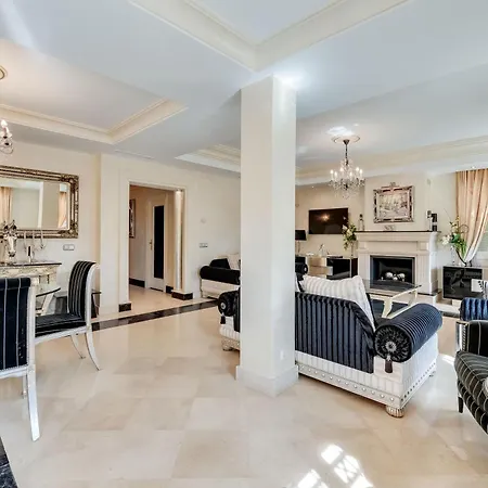 Villa Beachside With Heated Pool Marbella
