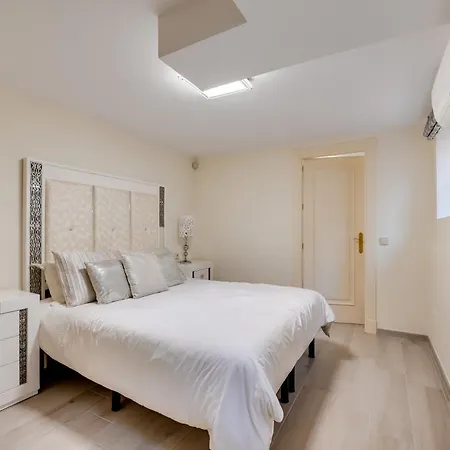 Beachside With Heated Pool * Marbella