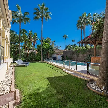 Villa Beachside With Heated Pool Marbella