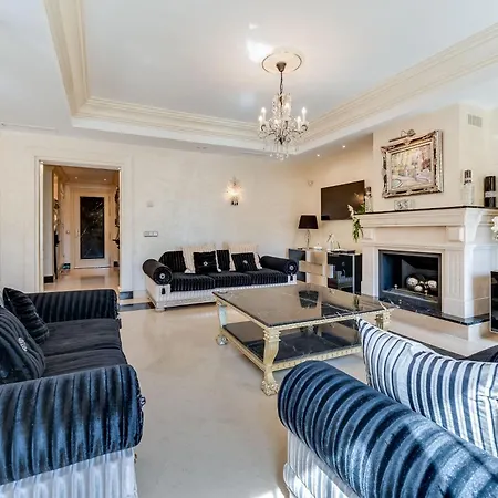 Villa Beachside With Heated Pool Marbella