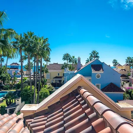 Beachside With Heated Pool * Marbella