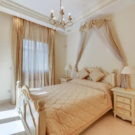 Villa Beachside With Heated Pool