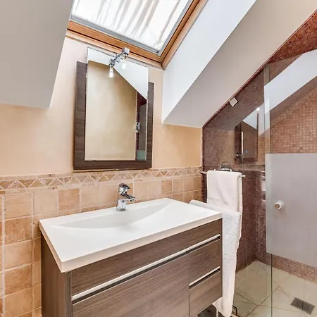 Villa Beachside With Heated Pool