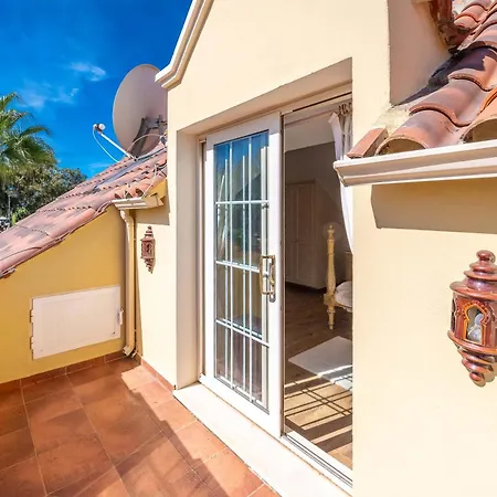 Beachside With Heated Pool * Marbella