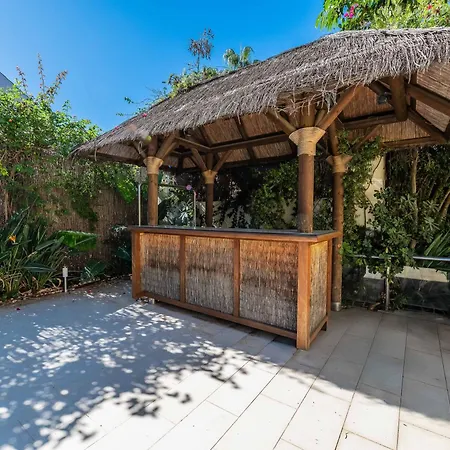 Beachside With Heated Pool * Marbella
